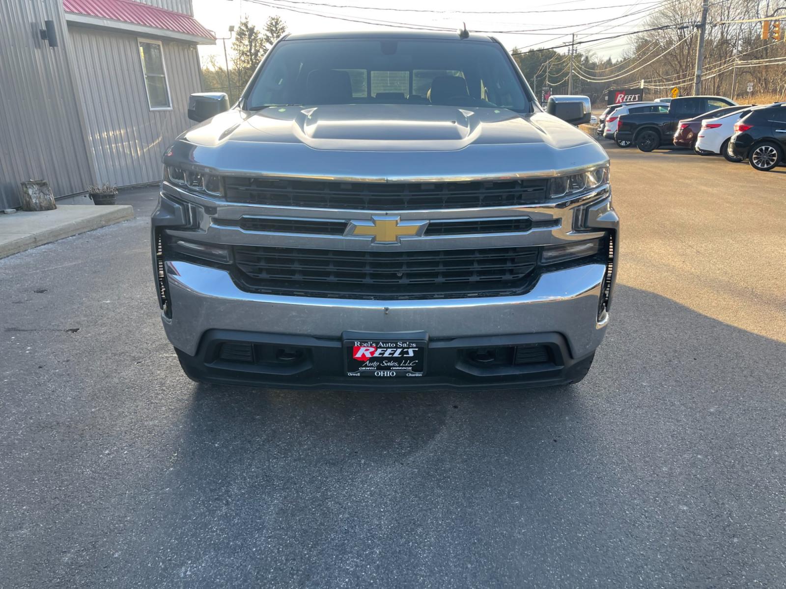 2020 Gray /Black Chevrolet Silverado 1500 LT Crew Cab 4WD (3GCUYDED4LG) with an 5.3L V8 OHV 16V engine, 8-Speed Automatic transmission, located at 11115 Chardon Rd. , Chardon, OH, 44024, (440) 214-9705, 41.580246, -81.241943 - This 2020 Chevrolet Silverado 1500 LT Crew Cab with the 5.3L V8 and an 8-speed automatic transmission, equipped with the Z71 package and All Star Edition, offers a compelling mix of power, off-road capability, and comfort. The addition of LED headlights enhances visibility in all conditions, while t - Photo #1